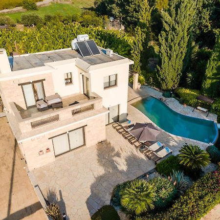Villa Camelot By Ezoria Villas Коръл бей Екстериор снимка