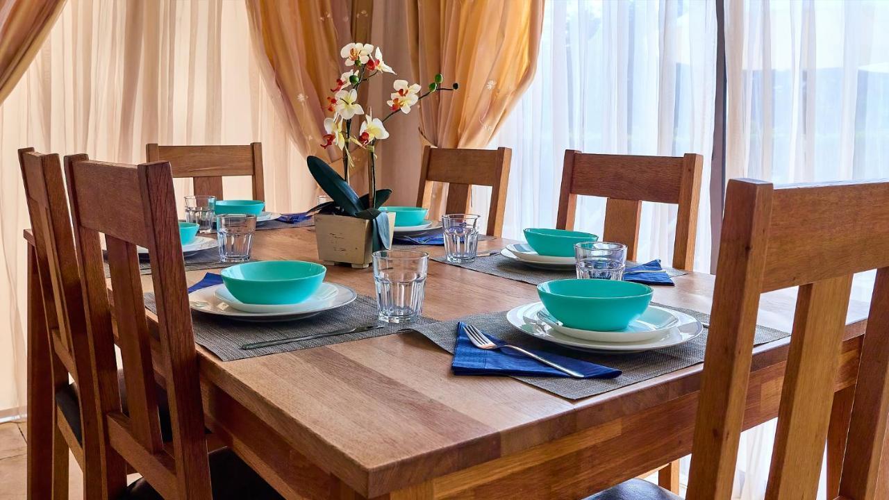 Villa Camelot By Ezoria Villas Коръл бей Екстериор снимка